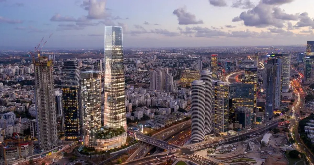לגעת בעננים: איך מפנים 10,000 איש ממגדל העסקים הגבוה בישראל?