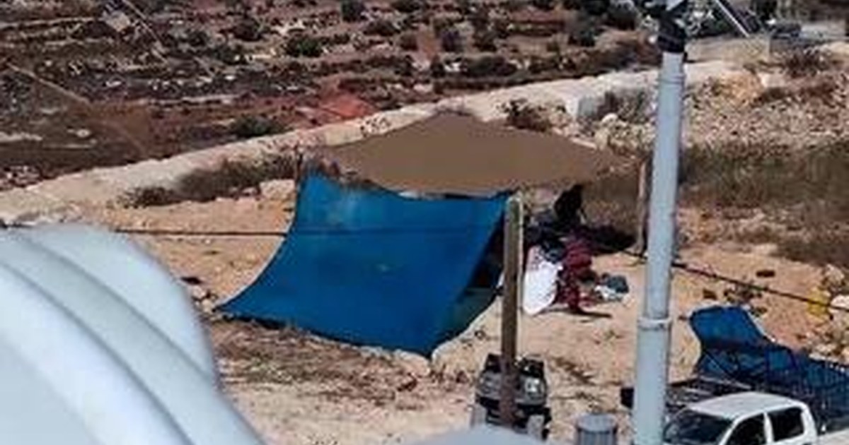 צה"ל עדיין לא פינה את אוהל המתנחלים שמול בתי הפלסטינים: "הם לא עוזבים"