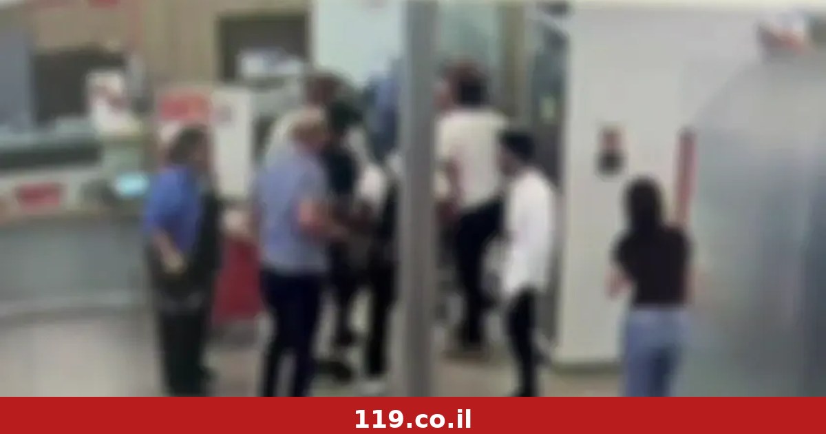 נכנס לסניף ודקר את העובדת בפניה | תיעוד מרגעי האימה בבנק