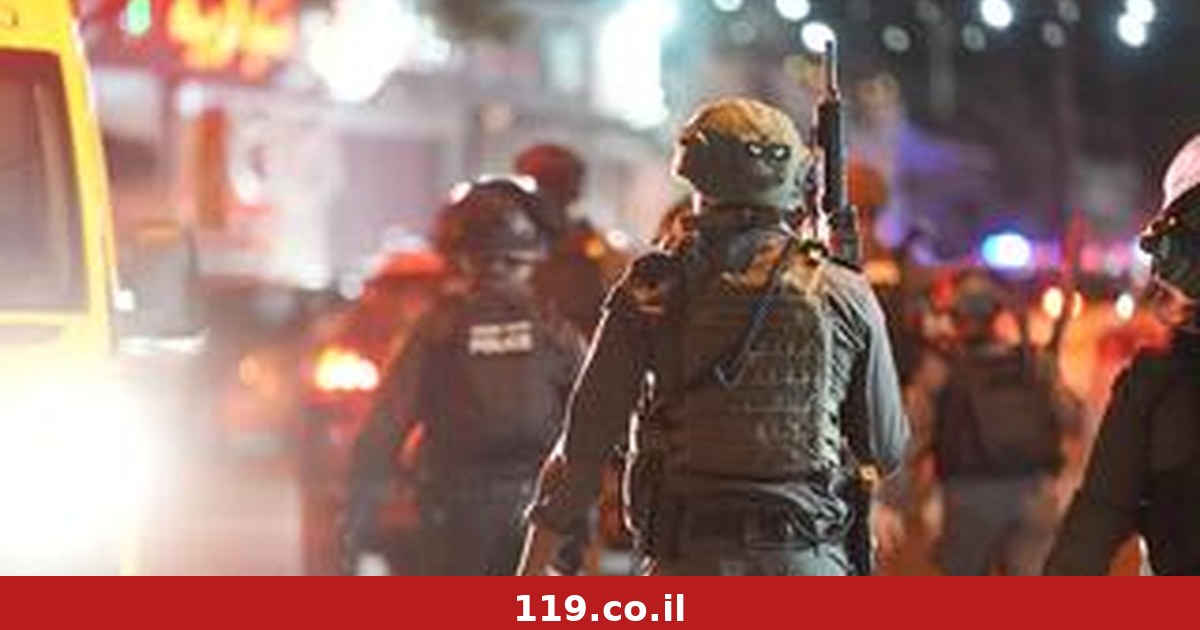 עישן, שתה ושלף סכין: מחבל נורה למוות באזור הכותל - שעות אחרי אירוע הסליחות