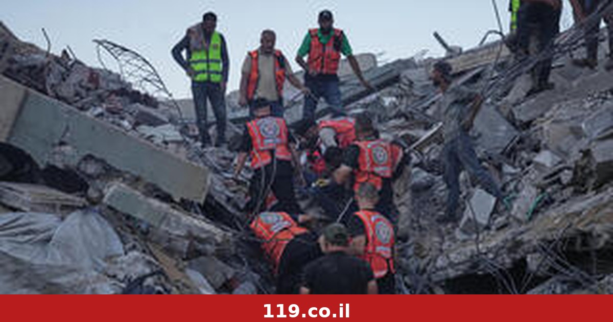 "100 לכודים בהריסות": הרוגים בקריסת בניין בעזה
