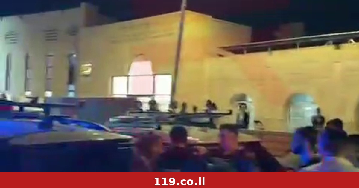 היכה באגרוף שוטר - ומתבצר עם עשרות תלמידי ישיבה
